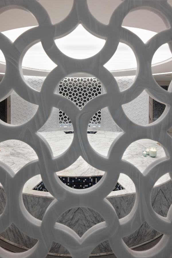 Jumeirah Gulf Of Bahrain Manamah Buitenkant foto Interior of the mosque