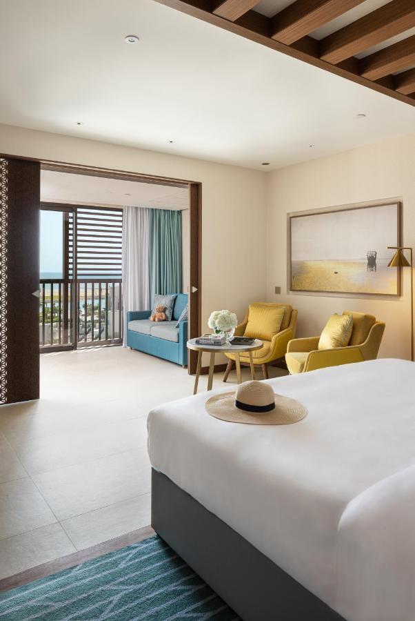 Jumeirah Gulf Of Bahrain Manamah Buitenkant foto Deluxe Room