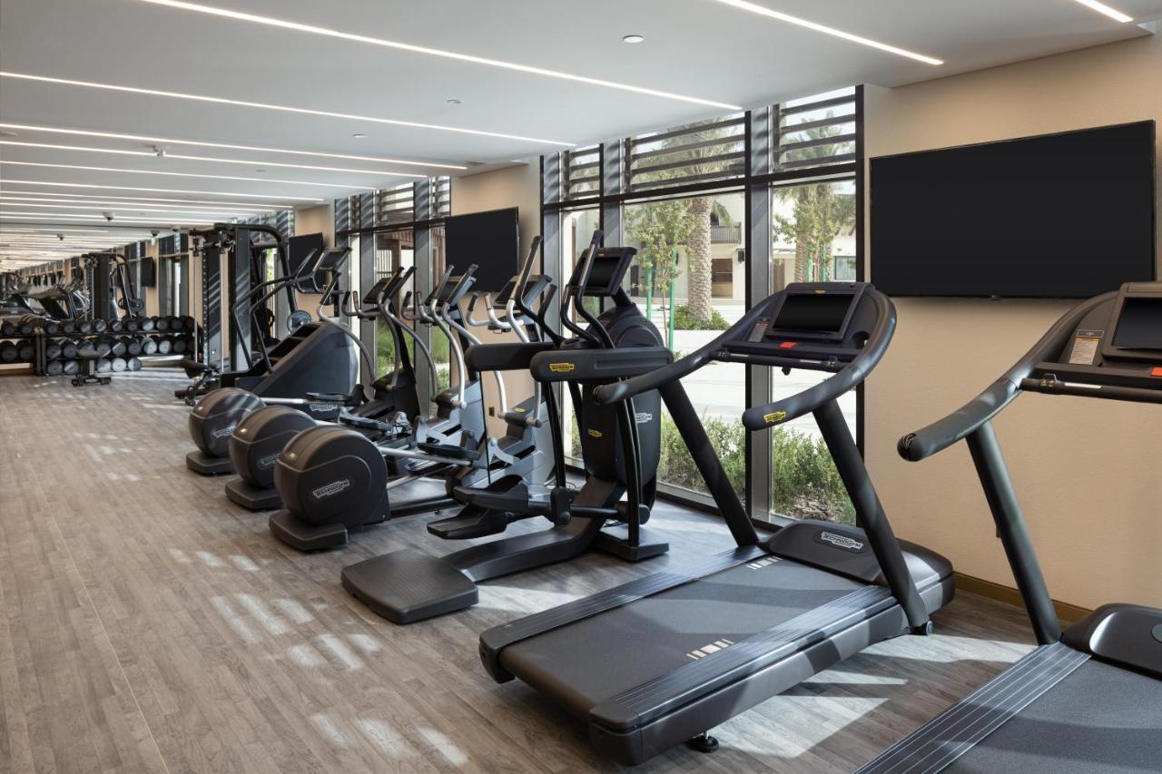 Jumeirah Gulf Of Bahrain Manamah Buitenkant foto A typical gym