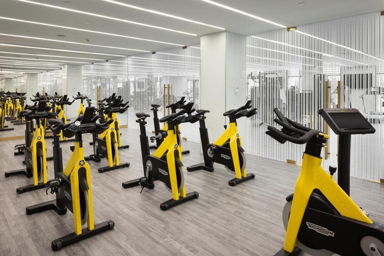 Jumeirah Gulf Of Bahrain Manamah Buitenkant foto The gym at the hotel