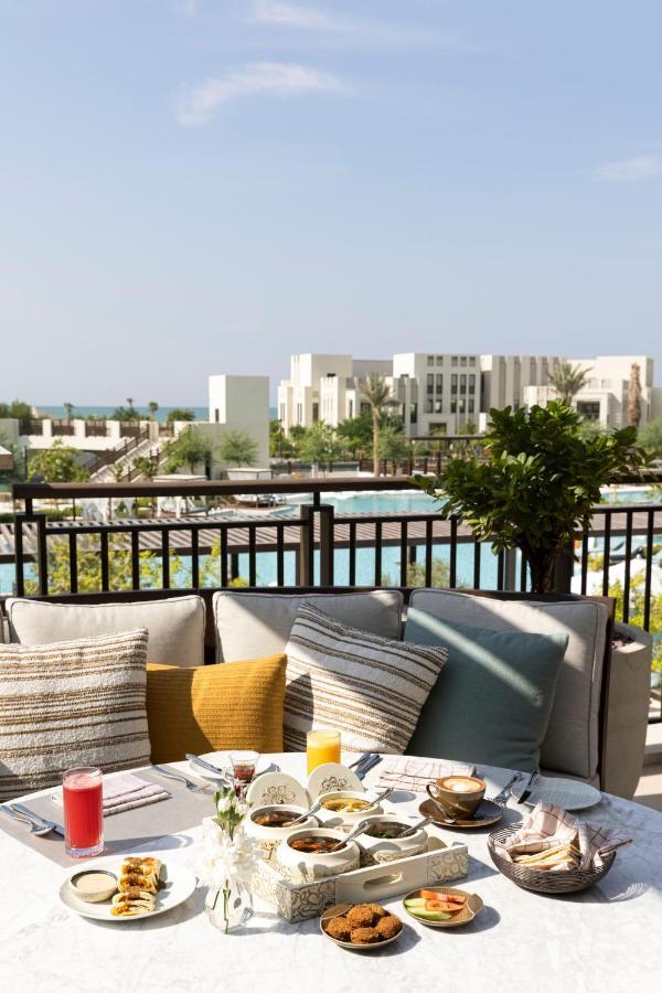 Jumeirah Gulf Of Bahrain Manamah Buitenkant foto View of the resort