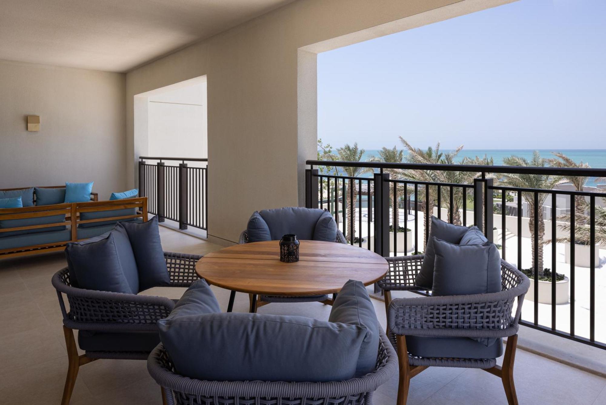Jumeirah Gulf Of Bahrain Manamah Buitenkant foto The Westin Abu Dhabi