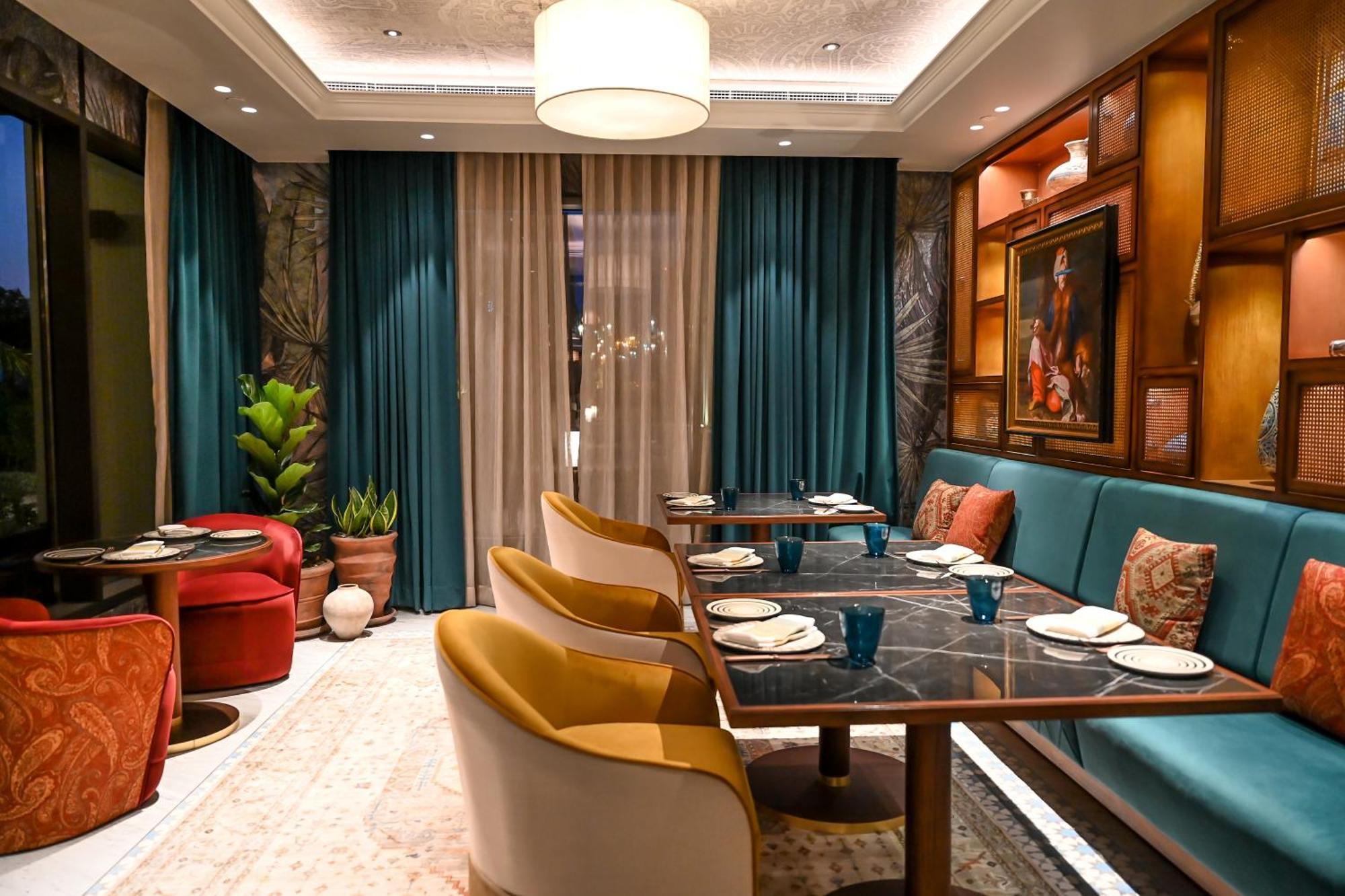 Jumeirah Gulf Of Bahrain Manamah Buitenkant foto The interior of the restaurant